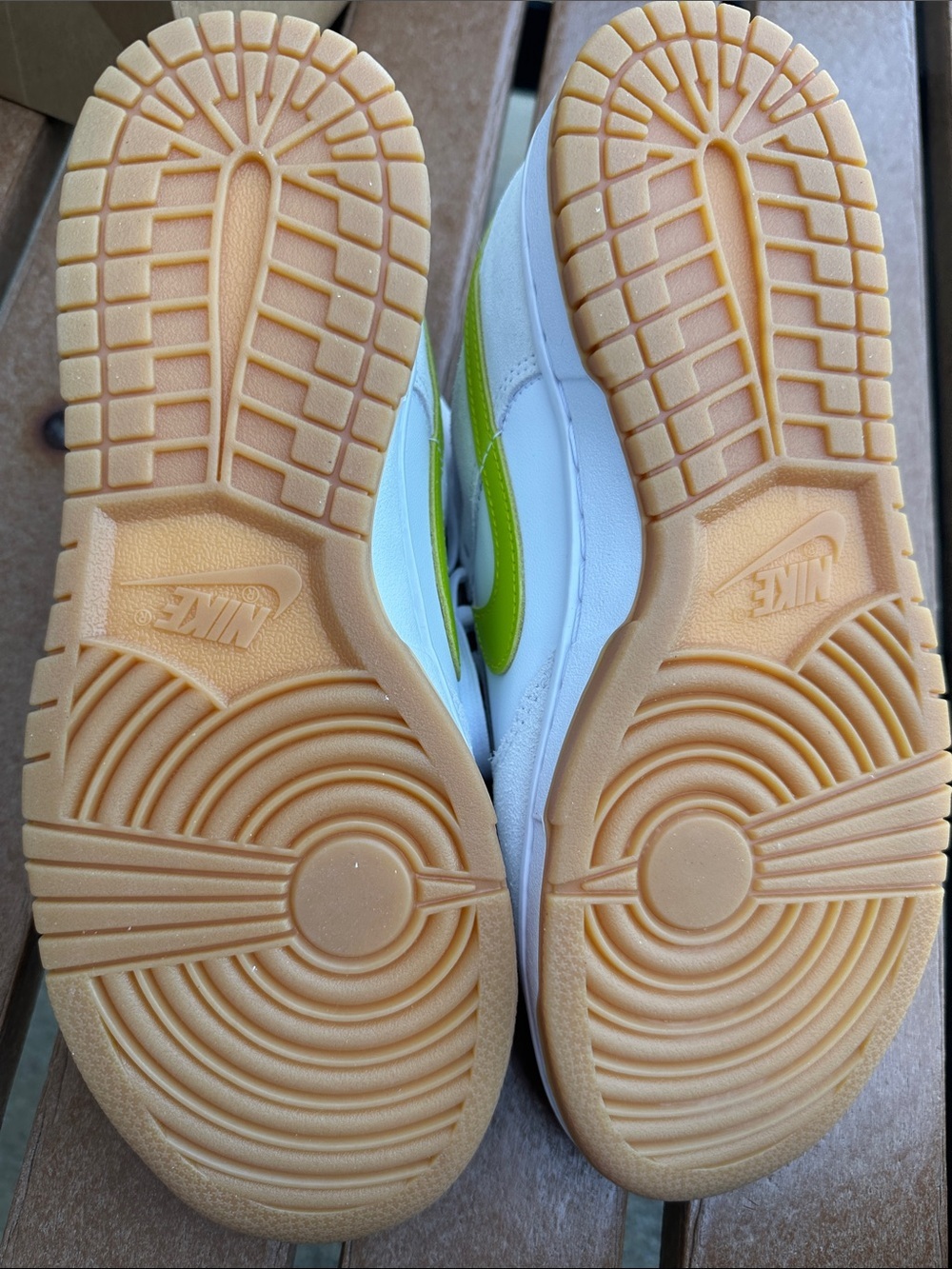 NIKE Dunk Low - Picture 4 of 4